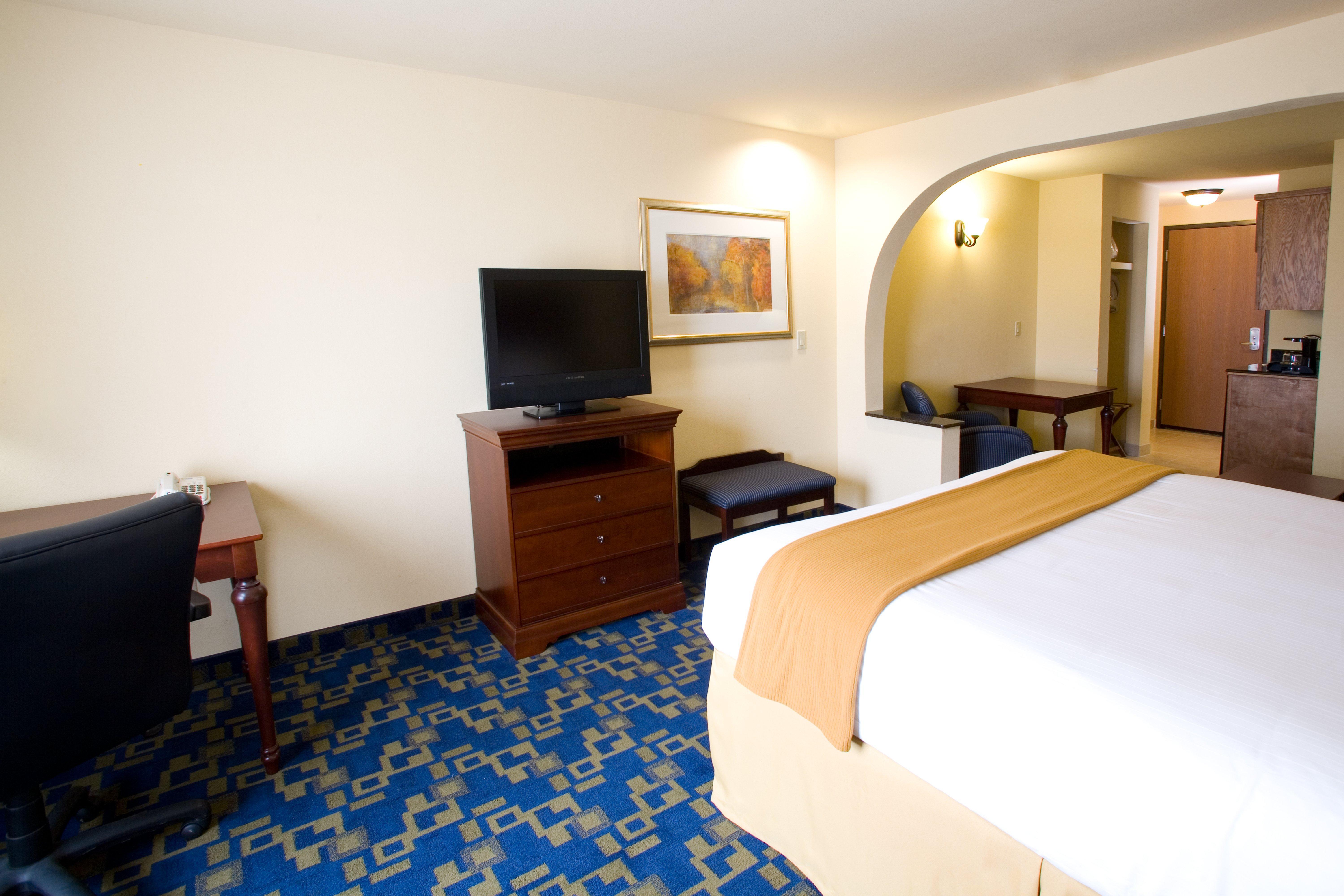 Holiday Inn Express & Suites - Jourdanton-Pleasanton By Ihg Exterior photo