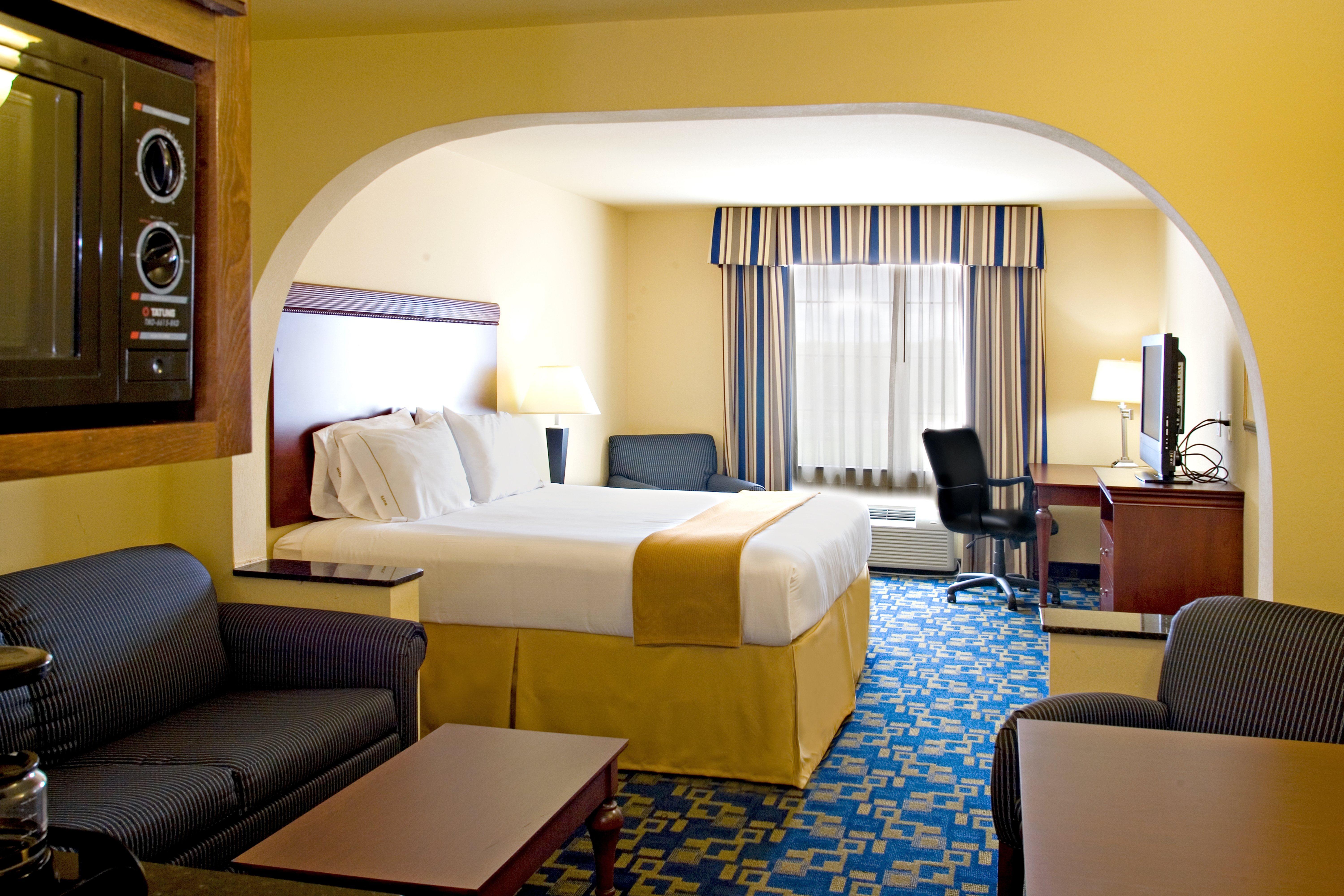 Holiday Inn Express & Suites - Jourdanton-Pleasanton By Ihg Exterior photo