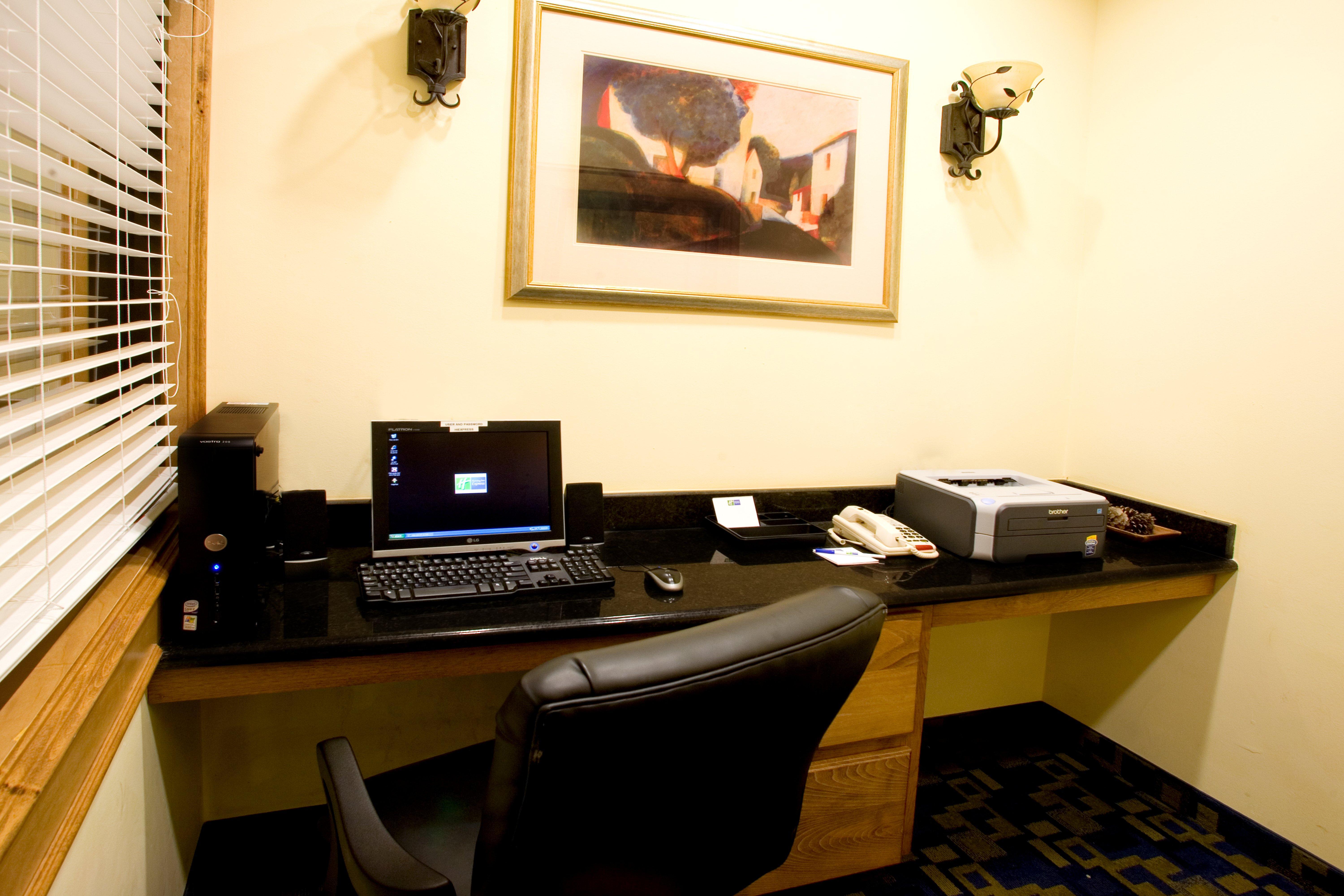 Holiday Inn Express & Suites - Jourdanton-Pleasanton By Ihg Exterior photo
